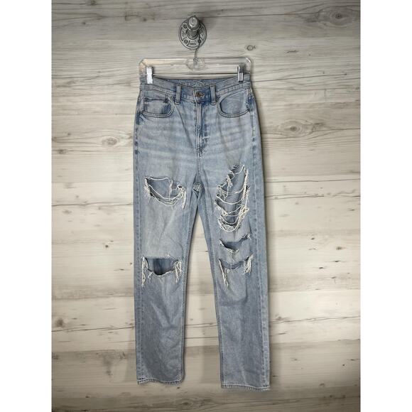 American Eagle Jeans Womens 2 Light Wash Distressed Ripped Destroyed Denim AEO - Picture 1 of 12